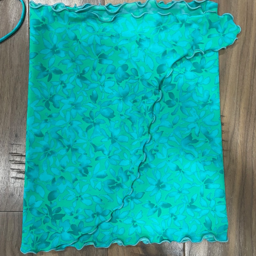 Triangle Top, Lined Bikini With Matching Sarong - image 8